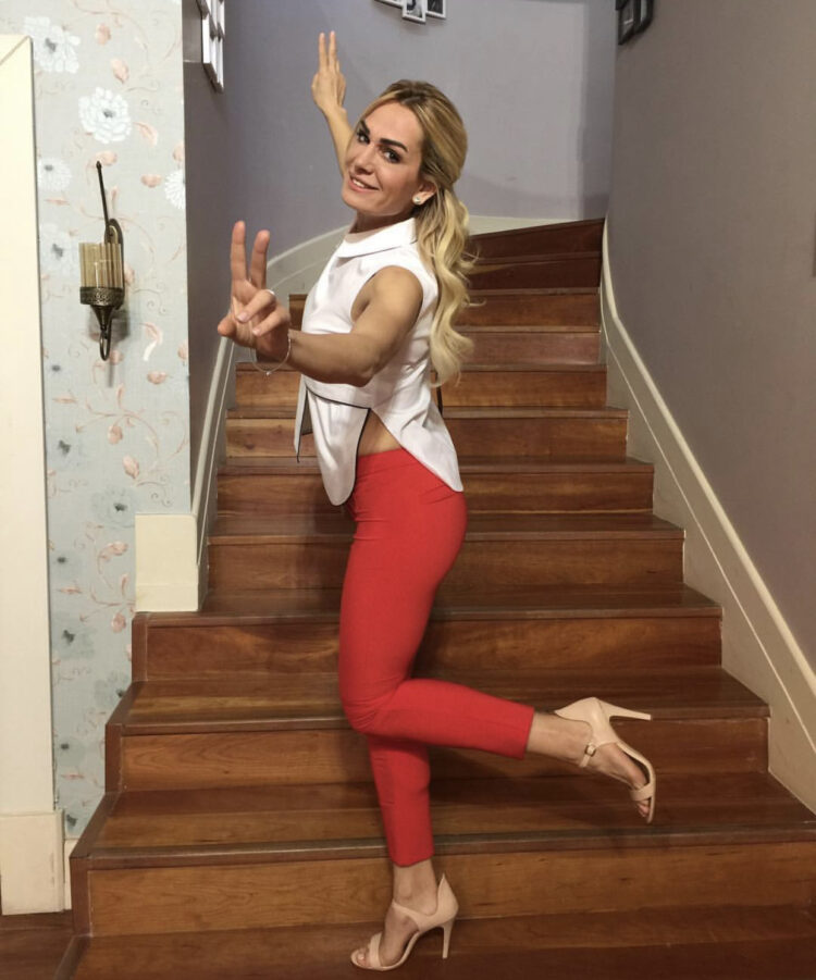 nagihan karadere feet 5