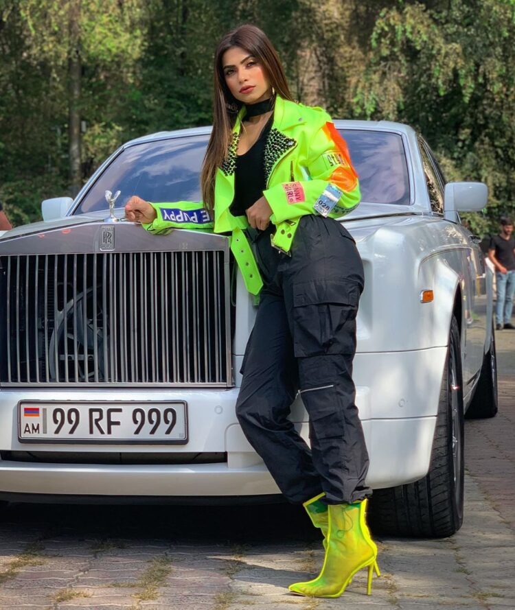 nagma mirajkar feet 3