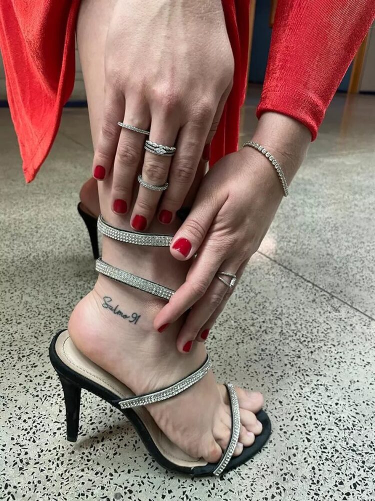 naiara azevedo feet 1