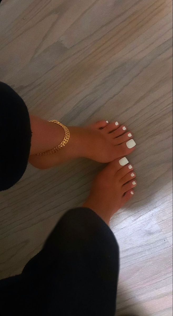 naila lesan feet 1