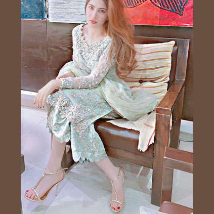 naimal khawar feet 1