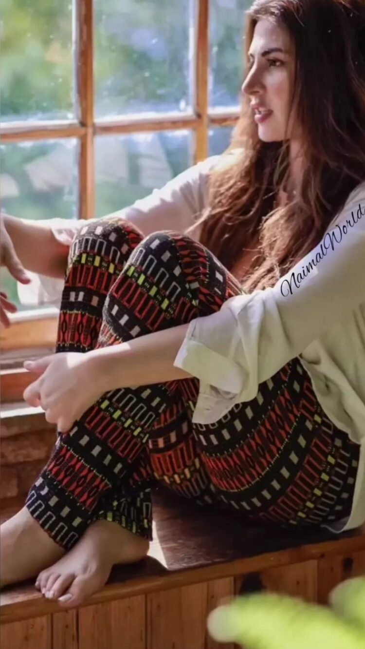 naimal khawar feet 2