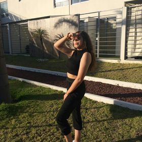 nalaura rangel feet 3