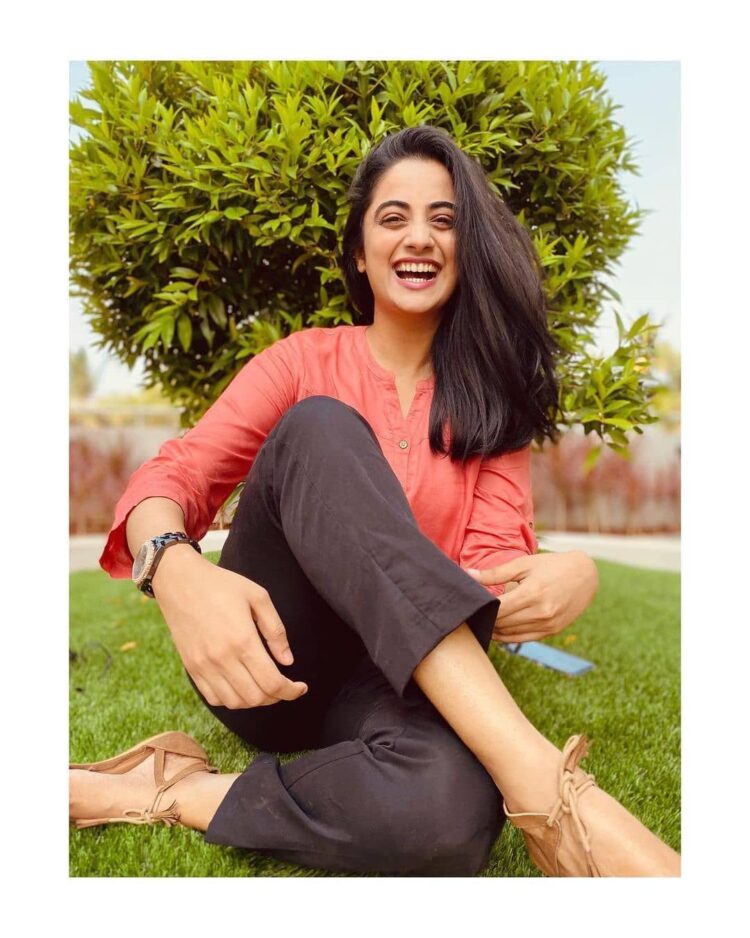 namitha pramod feet 4