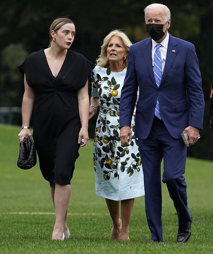 naomi biden feet 6