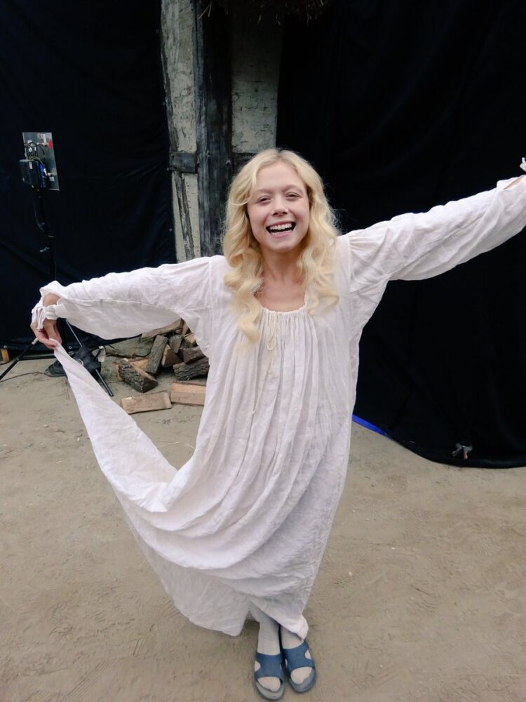 naomi faye battrick feet