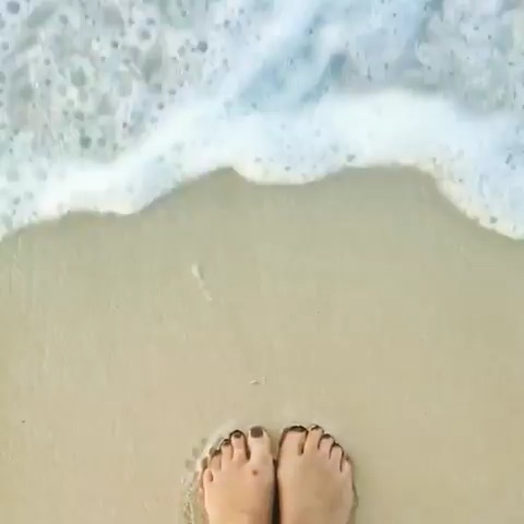 naomi snieckus feet 1