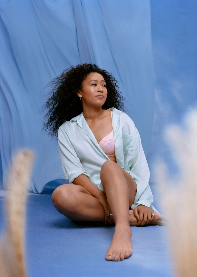 naomi victoria feet 6