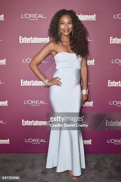 napiera groves feet 5