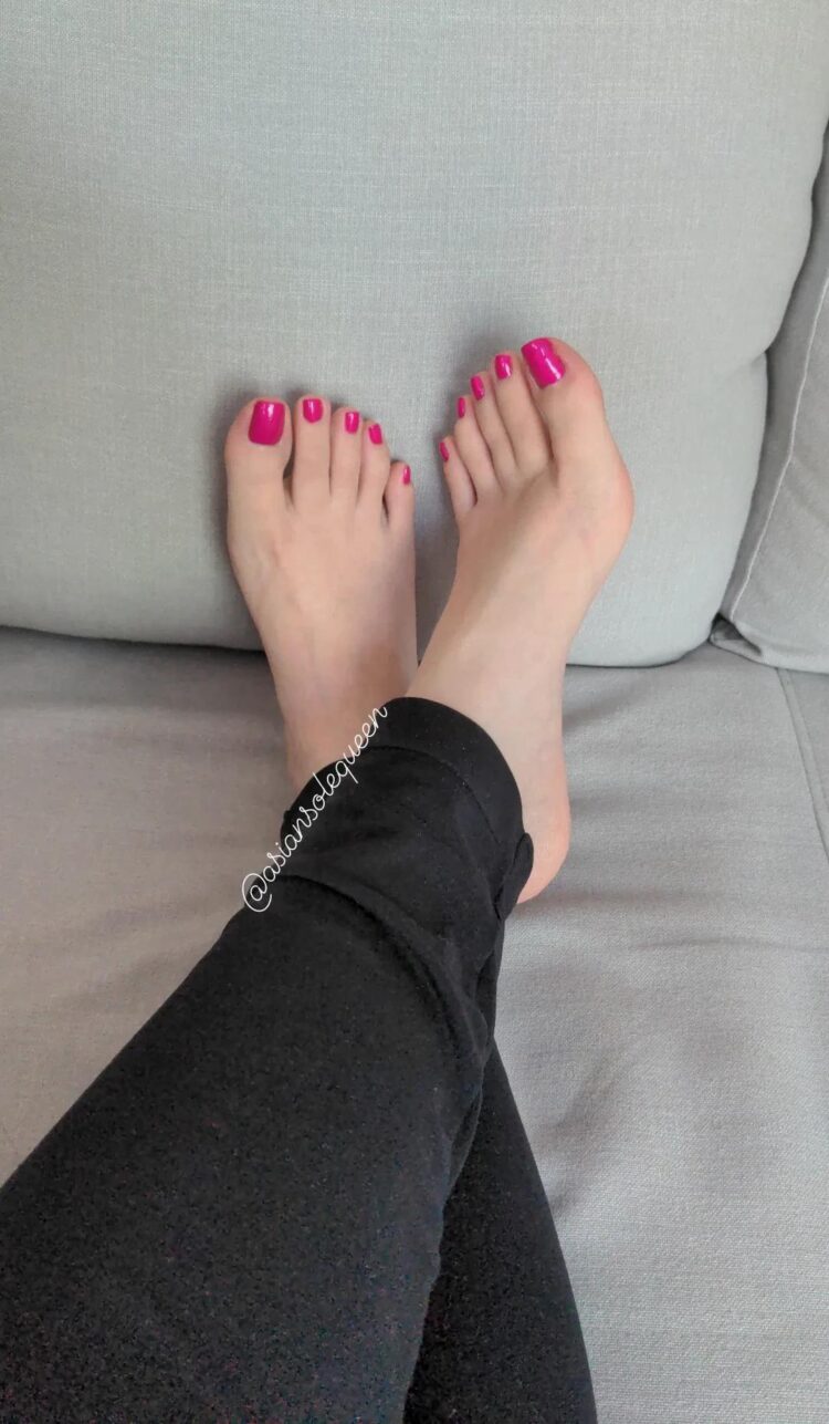 nare brambilla feet 4