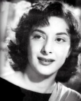 nargis dutt feet 5