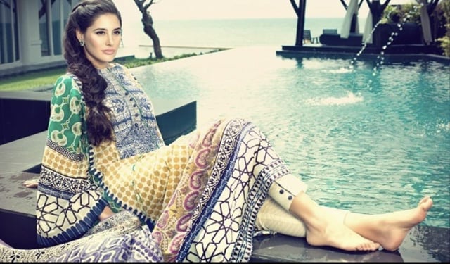 nargis fakhri feet 5
