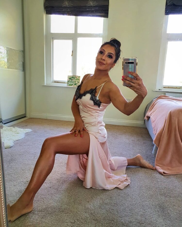 narinder kaur feet 4