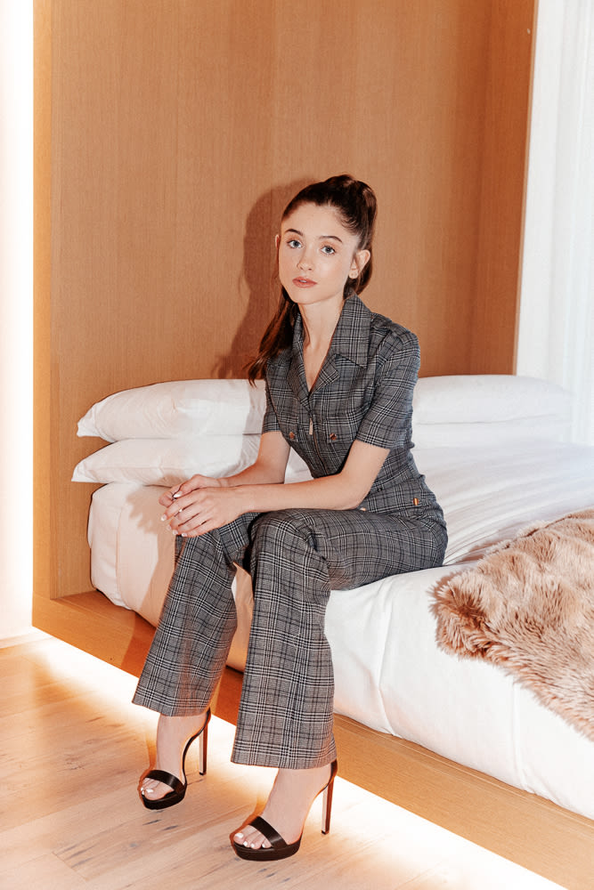 natalia dyer feet 3