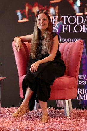 natalia lafourcade feet 1