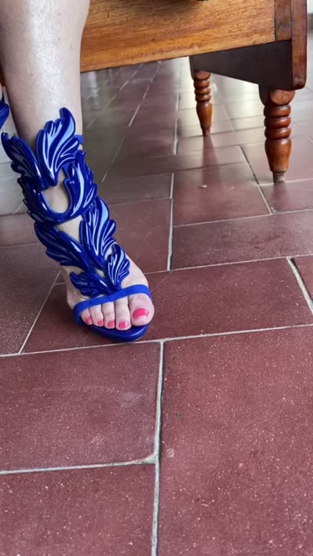 natalia lafourcade feet 6