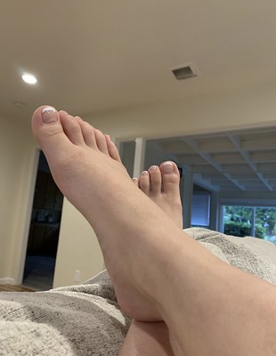 natalia lopez feet 3