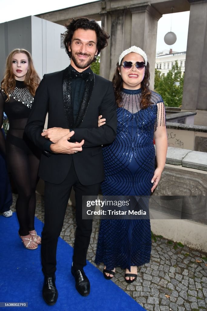 natalie te paa feet 6