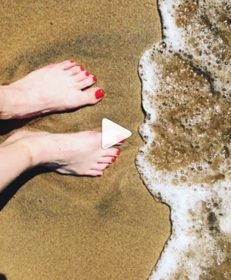 natasha negovanlis feet 1