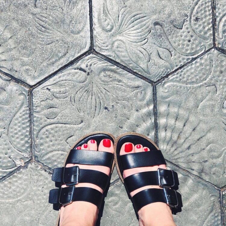 natasha negovanlis feet