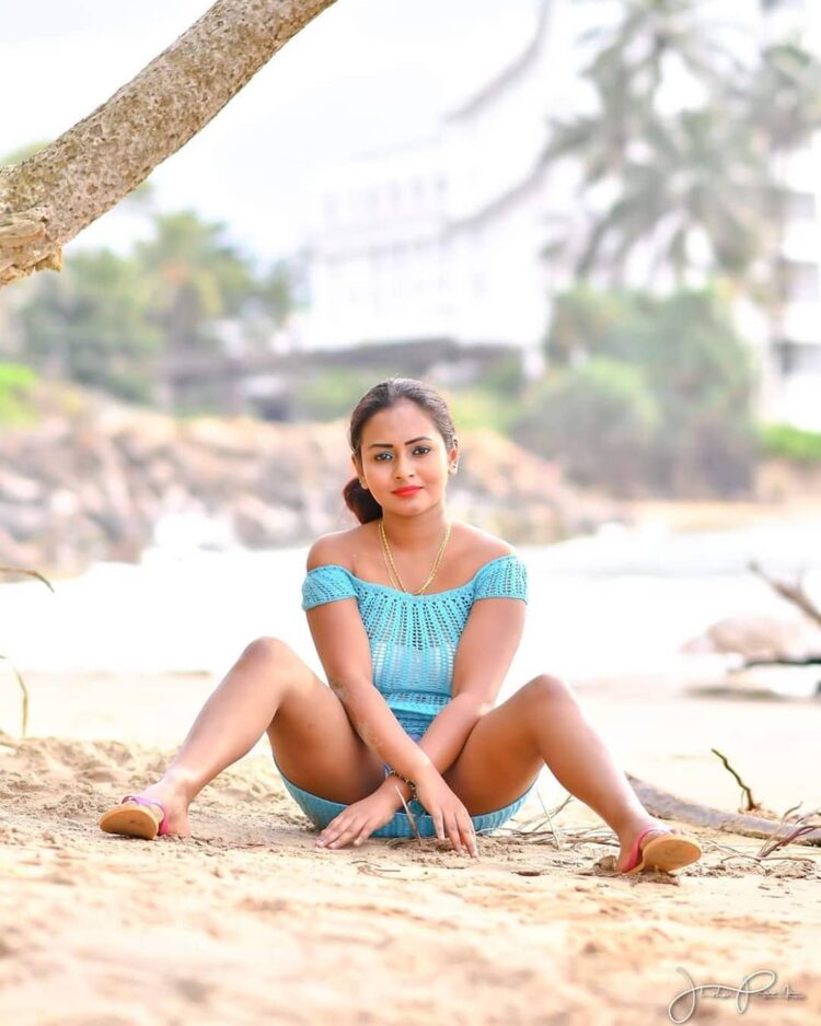 natasha roshel feet 5