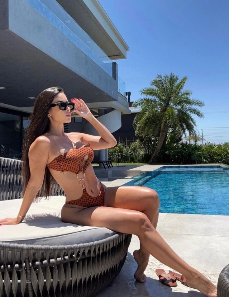 nathalia felix feet 5