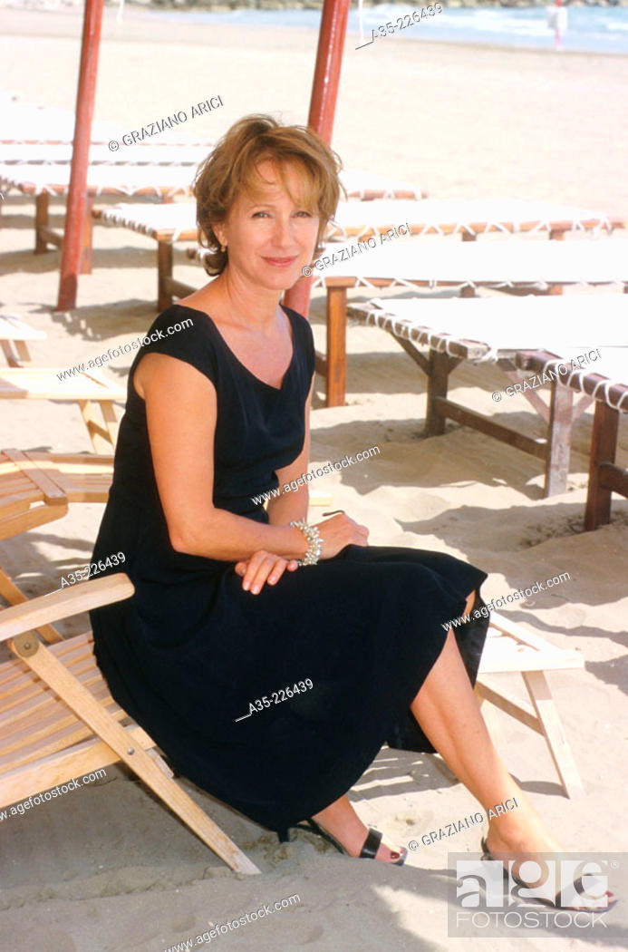 nathalie baye feet 5