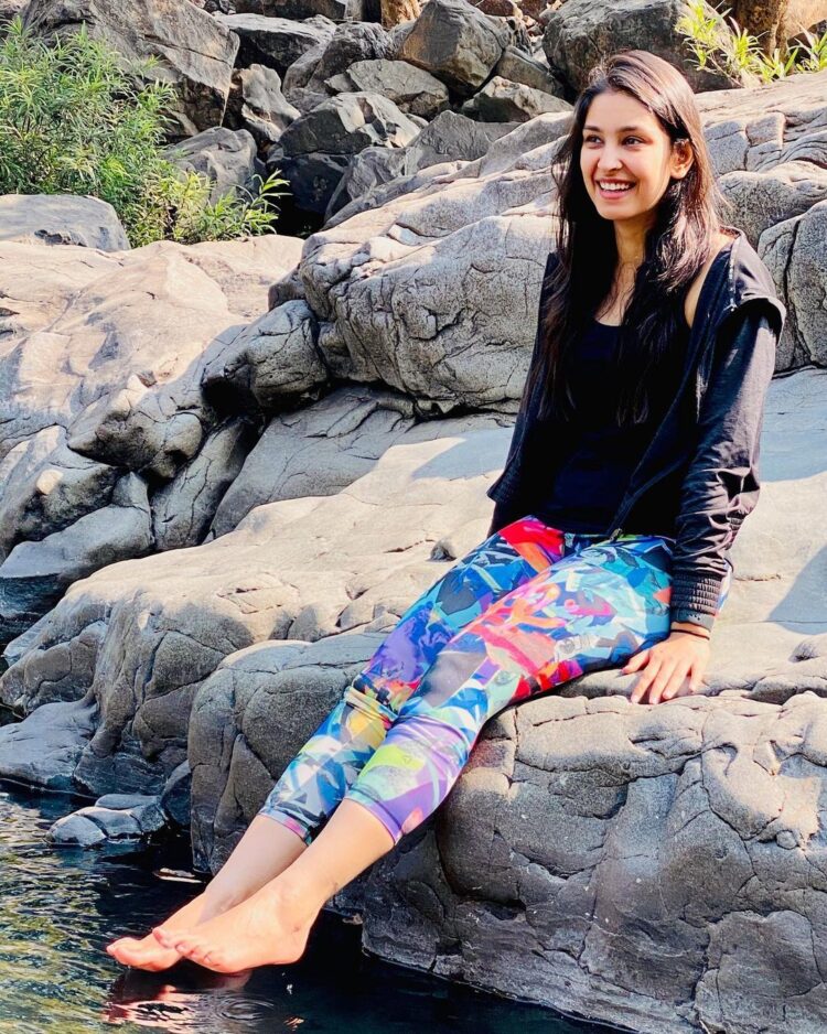 navneet kaur dhillon feet 3