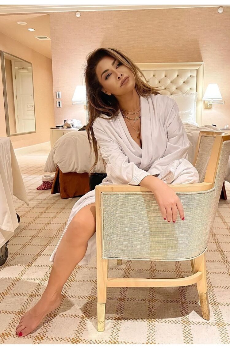 nawal el kuwaitia feet