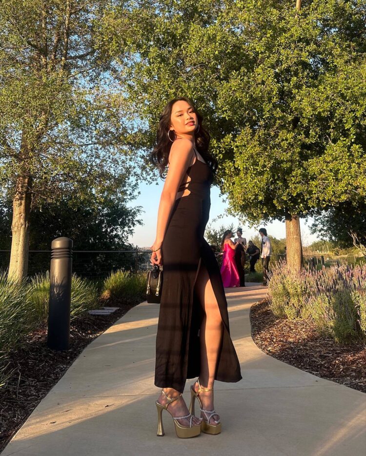 nayah damasen feet 4