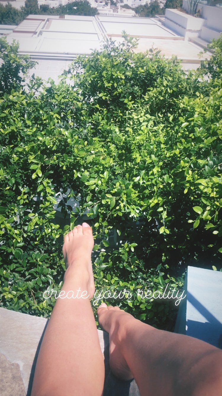 naz gharai feet