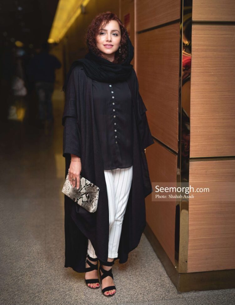 nazanin bayati feet scaled