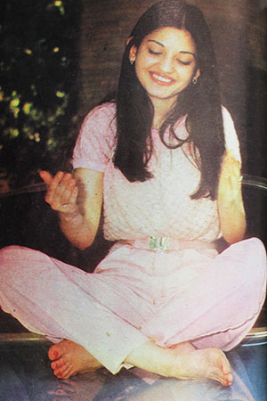 nazia hassan feet 2