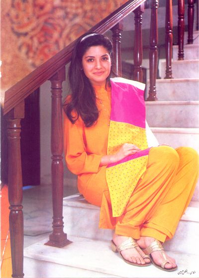 nazia hassan feet 3