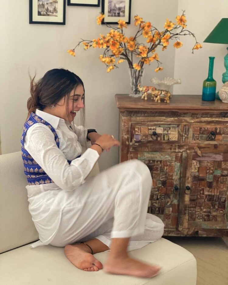 neethi taylor feet 1