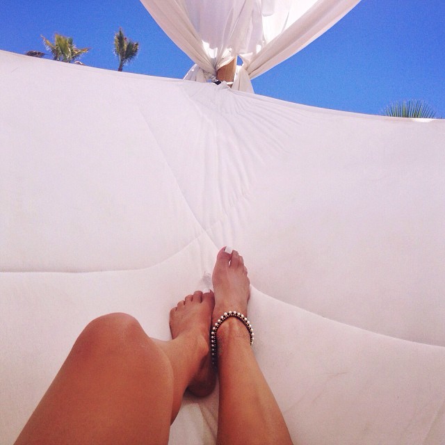 negin mirsalehi feet 5