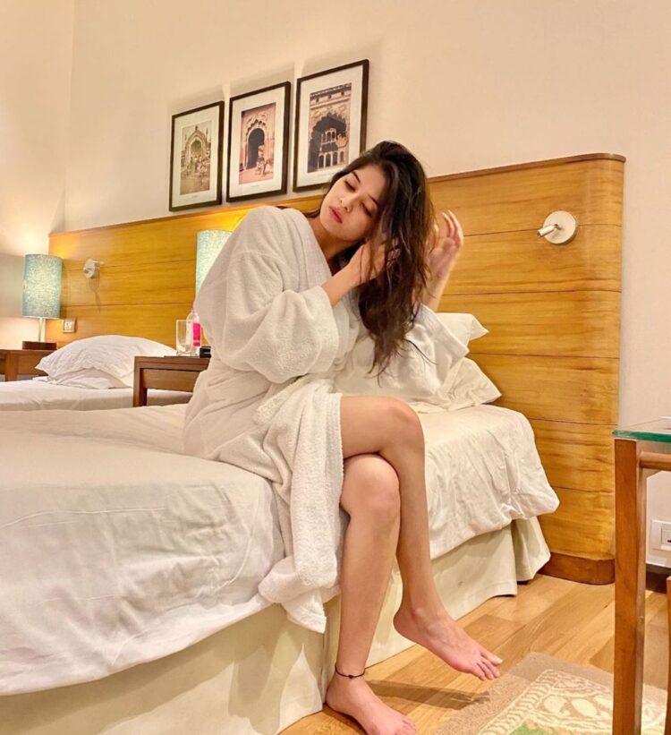 neha jethwani feet 2