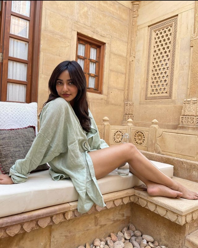 neha sharma feet 1