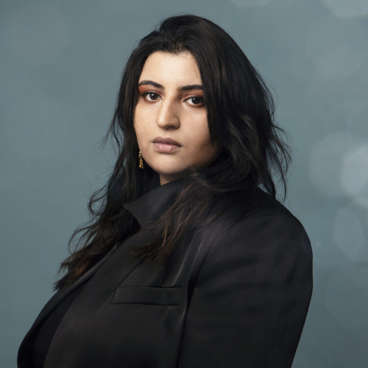 neila romeyssa feet 6 scaled