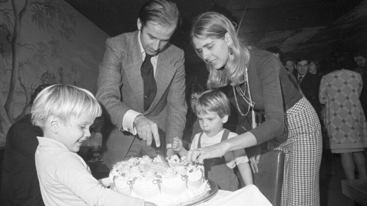 neilia hunter feet 6