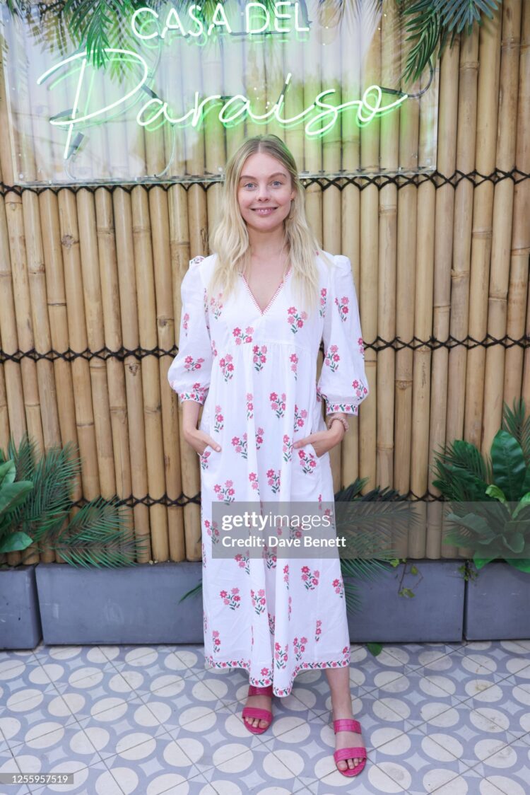 nell hudson feet 5