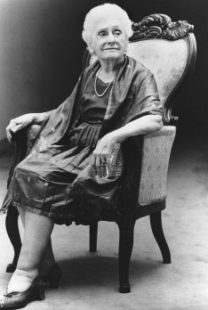 nellie tayloe ross feet