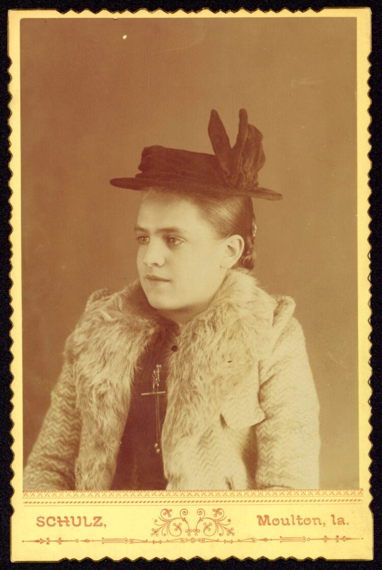 nellie walker feet 2