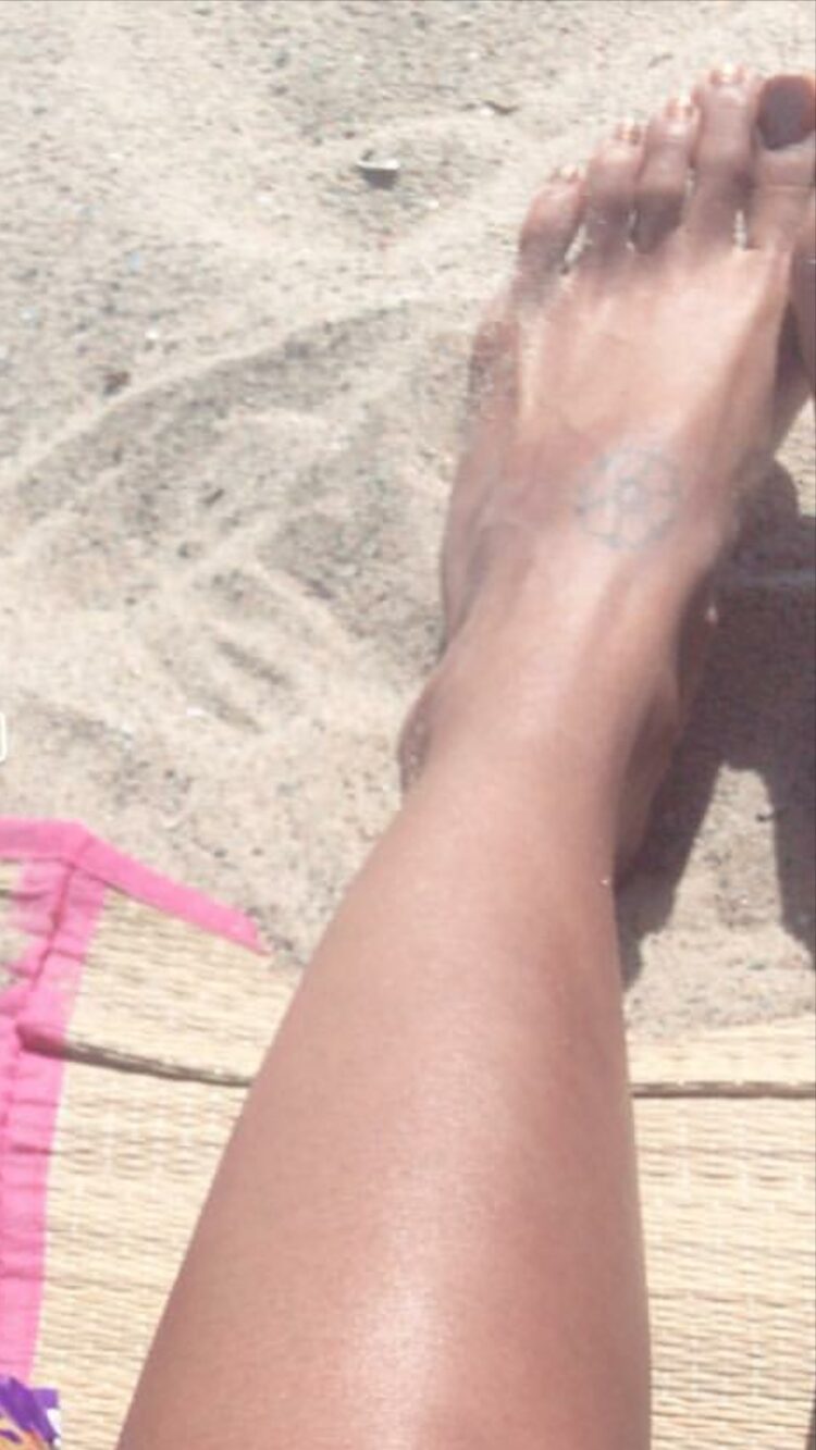 nelufar hedayat feet 4