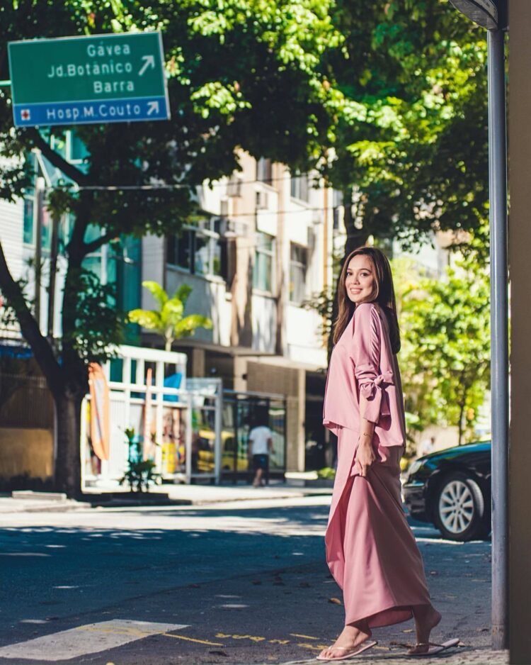 nelydia senrose feet 1