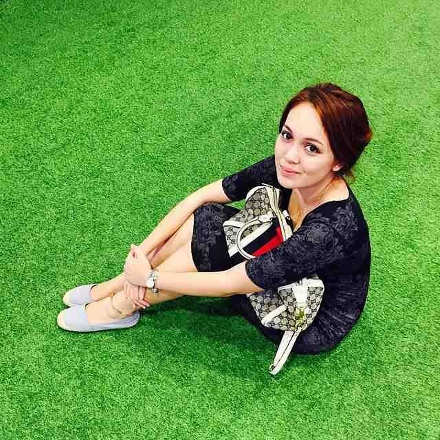 nelydia senrose feet 2