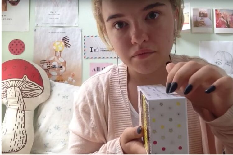 neonindiegirl feet 2