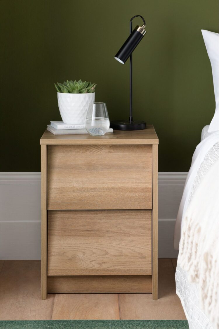 nese pakel feet scaled