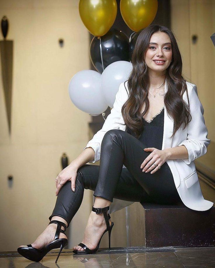 neslihan atagul feet 6