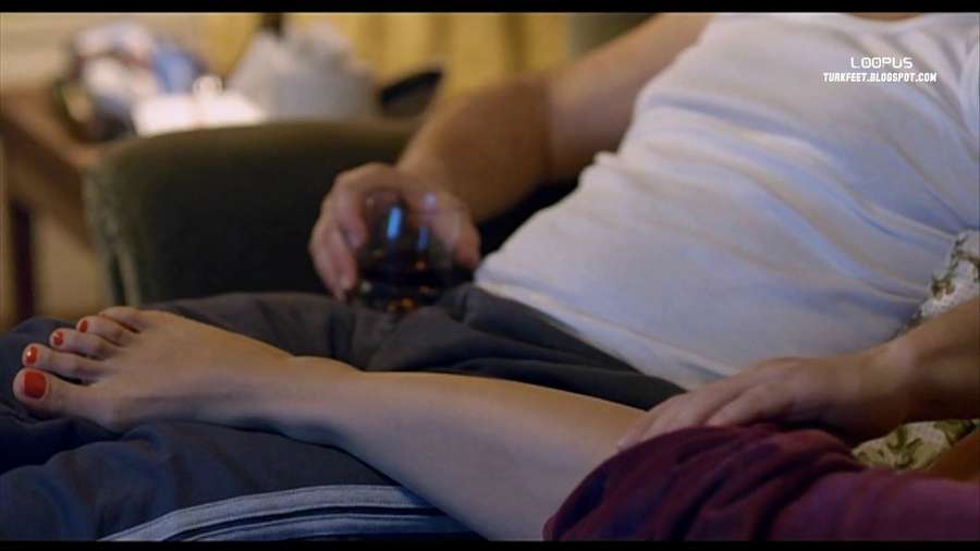 neslihan yeldan feet 3